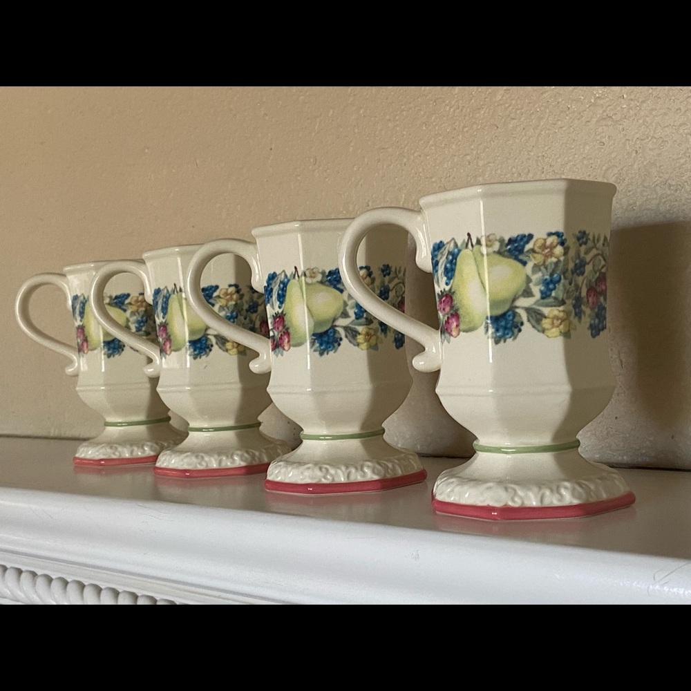 Lot of pieces of Avon Sweet country Harvest set.